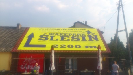 Montaż reklamy, Ślesin